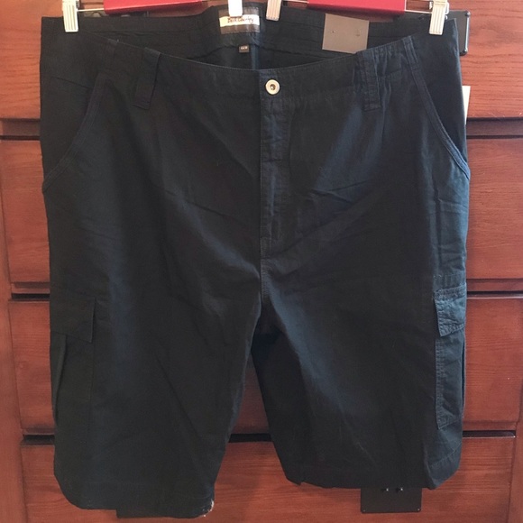 Men's Size 44W Back Country Cotton Black Cargo Shorts - Picture 1 of 8
